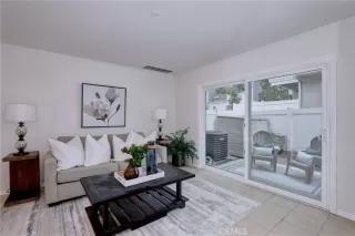 Photo #3: OC24104517 Listing