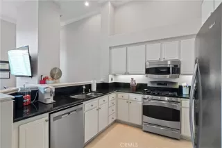 Photo #6: OC24104604 Listing 