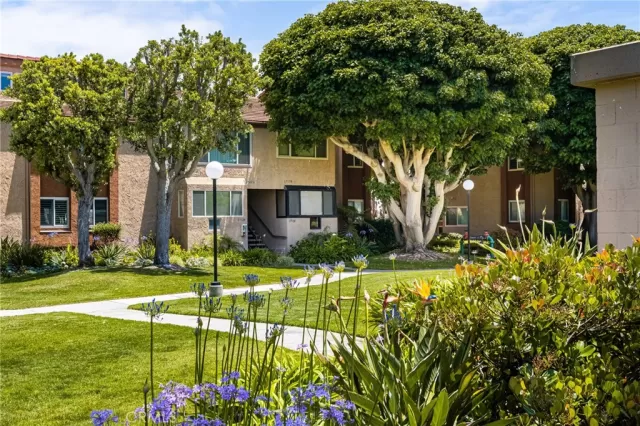 MLS: OC24105050 Condo For Sale