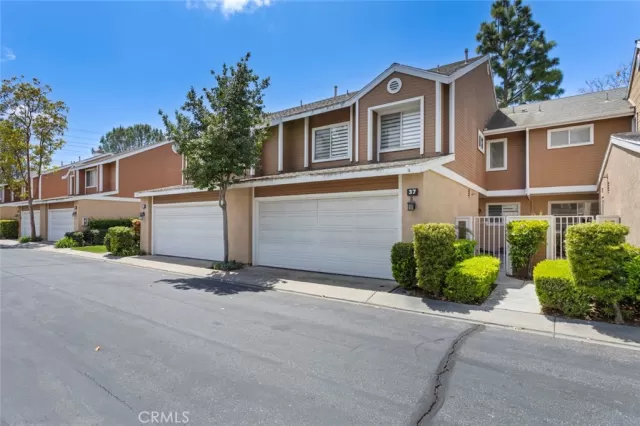 MLS: OC24105301 Condo For Sale