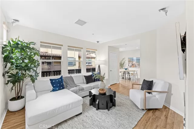 MLS: OC24105520 Condo For Sale