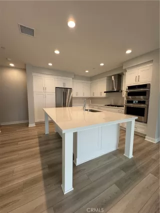 Photo #3: OC24105570 Listing 