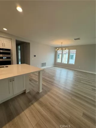 Photo #4: OC24105570 Listing 