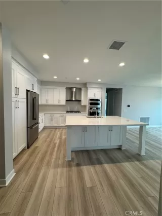 Photo #5: OC24105570 Listing 