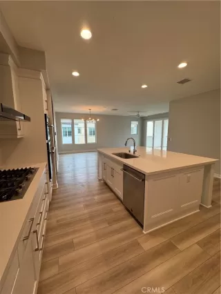 Photo #6: OC24105570 Listing 