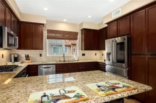 Photo #6: OC24105621 Listing