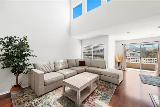 Photo #2: OC24106337 Listing 