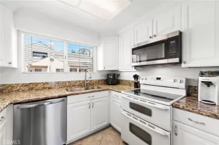 Photo #6: OC24106337 Listing 