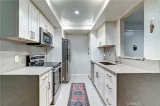 Photo #4: OC24106519 Listing 