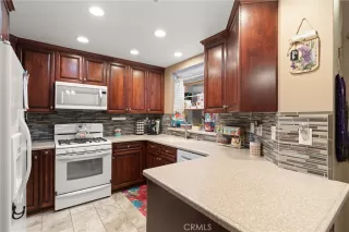 Photo #2: OC24106695 Listing 