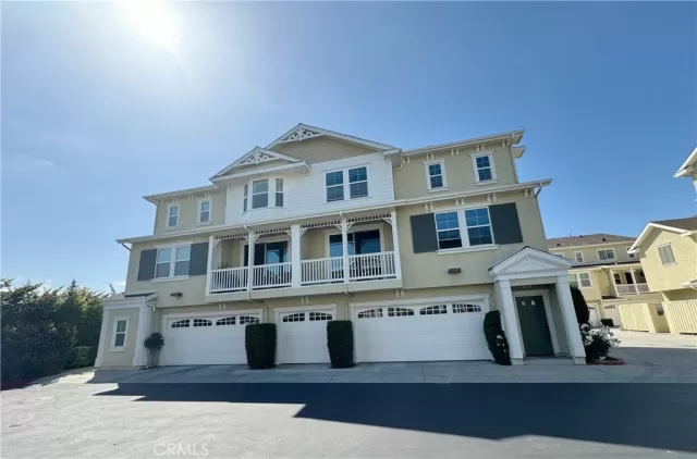 MLS: OC24106929 Condo For Sale