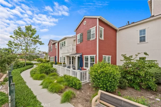 MLS: OC24107473 Condo For Sale