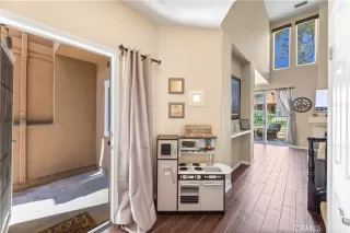 Photo #6: OC24108093 Listing 