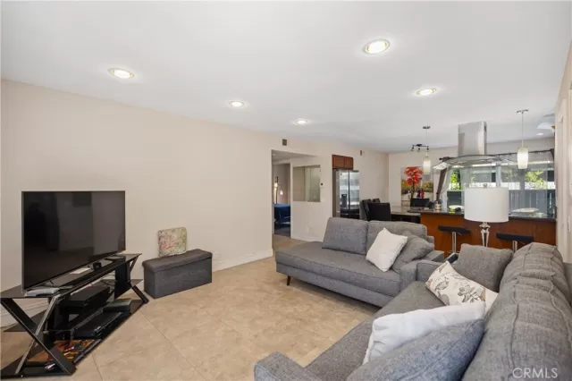 MLS: OC24108104 Condo For Sale