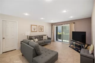 Photo #4: OC24108104 Listing