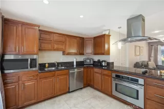 Photo #5: OC24108104 Listing