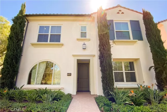 MLS: OC24108116 Condo For Sale