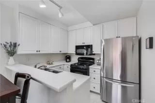 Photo #5: OC24108538 Listing