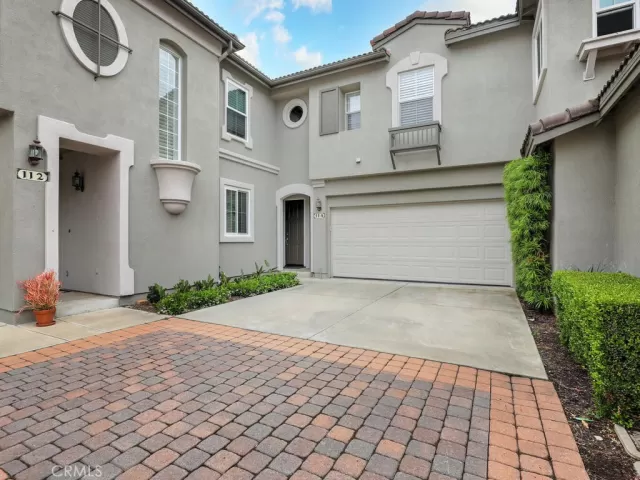 MLS: OC24108698 Condo For Sale