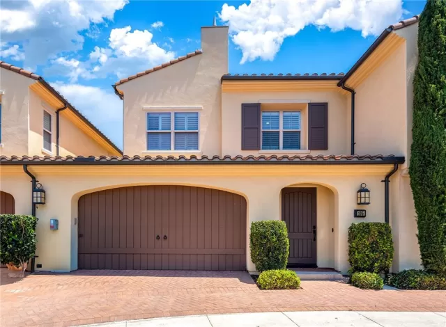 MLS: OC24108864 Condo For Sale