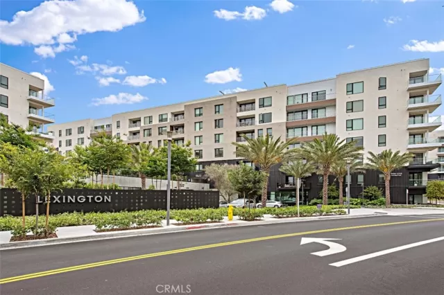 MLS: OC24108982 Condo For Sale