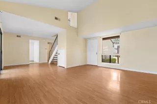 Photo #4: OC24109135 Listing 