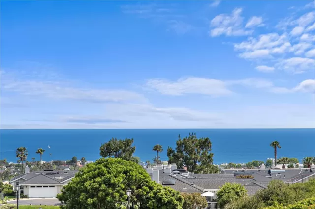 MLS: OC24109246 Condo For Sale