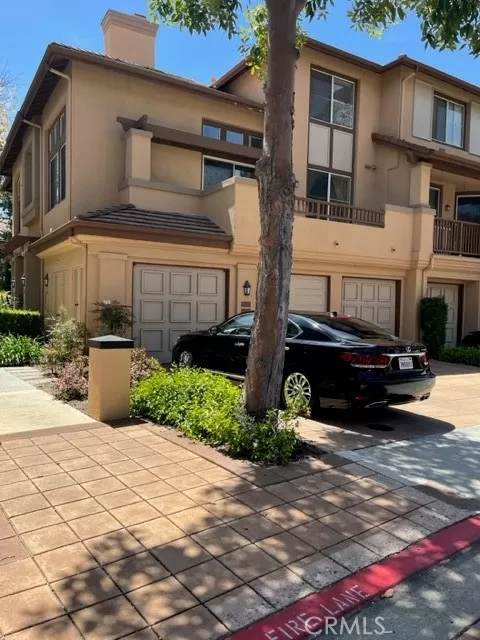 MLS: OC24109387 Condo For Sale