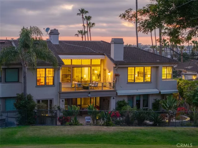 MLS: OC24109506 Condo For Sale