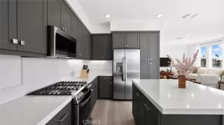 Photo #2: OC24109537 Listing