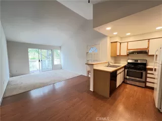 Photo #4: OC24109924 Listing 