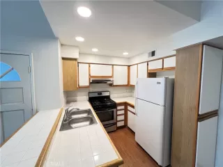 Photo #5: OC24109924 Listing 