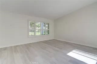 Photo #5: OC24110357 Listing 