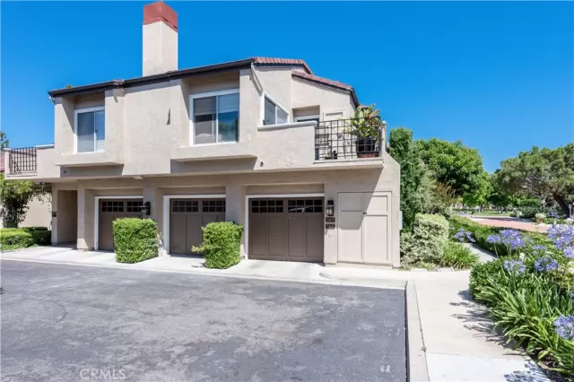 MLS: OC24110519 Condo For Sale