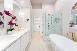 Photo #1: OC24110523 Listing