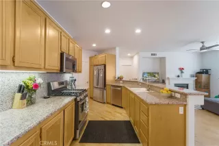 Photo #6: OC24111446 Listing 