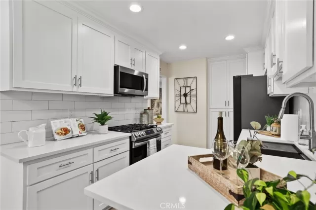 MLS: OC24112141 Condo For Sale