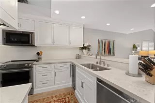 Photo #4: OC24112310 Listing 