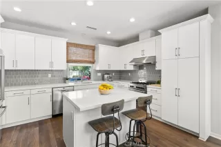 Photo #1: OC24112319 Listing