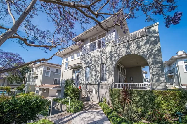 MLS: OC24112744 Condo For Sale