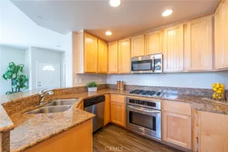 Photo #6: OC24113108 Listing 