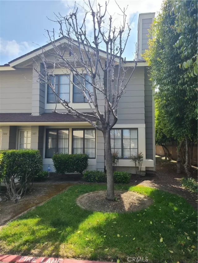 MLS: OC24113228 Condo For Sale