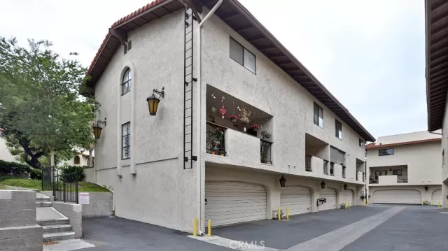 MLS: OC24113332 Condo For Sale