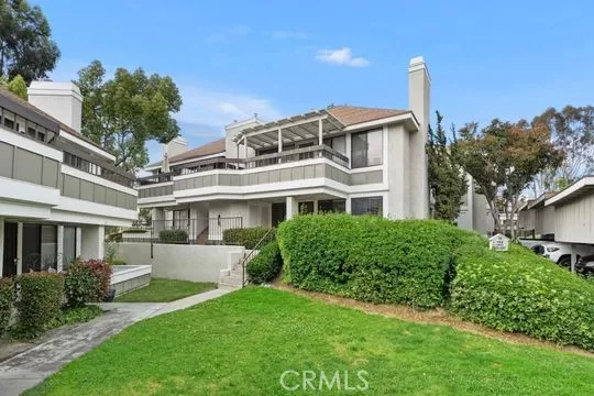 MLS: OC24113527 Condo For Sale