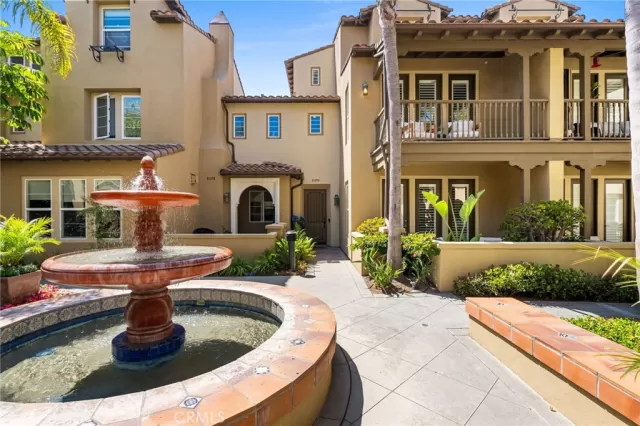 MLS: OC24113619 Condo For Sale