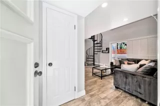 Photo #3: OC24113772 Listing