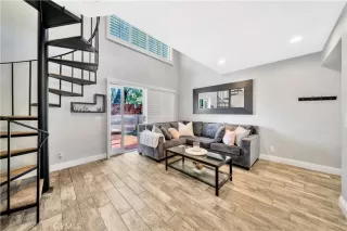 Photo #4: OC24113772 Listing