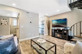 Photo #6: OC24113772 Listing