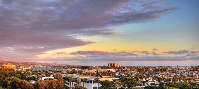 MLS: OC24114071 Condo For Sale