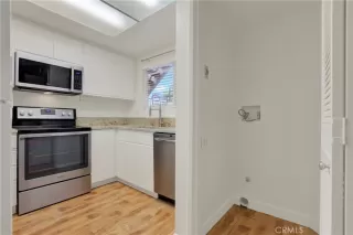 Photo #4: OC24114175 Listing